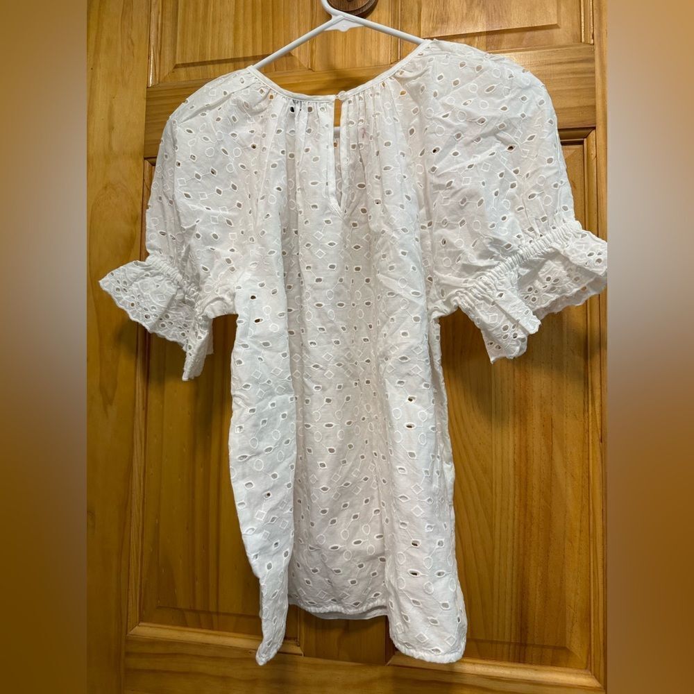 NWT Universal Thread white eyelet blouse size XS - Picture 5 of 8